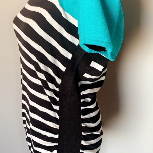 Turquoise Black and White Sweater - Picture 2 of 3